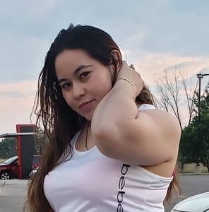 Meet your Posher, Daniela